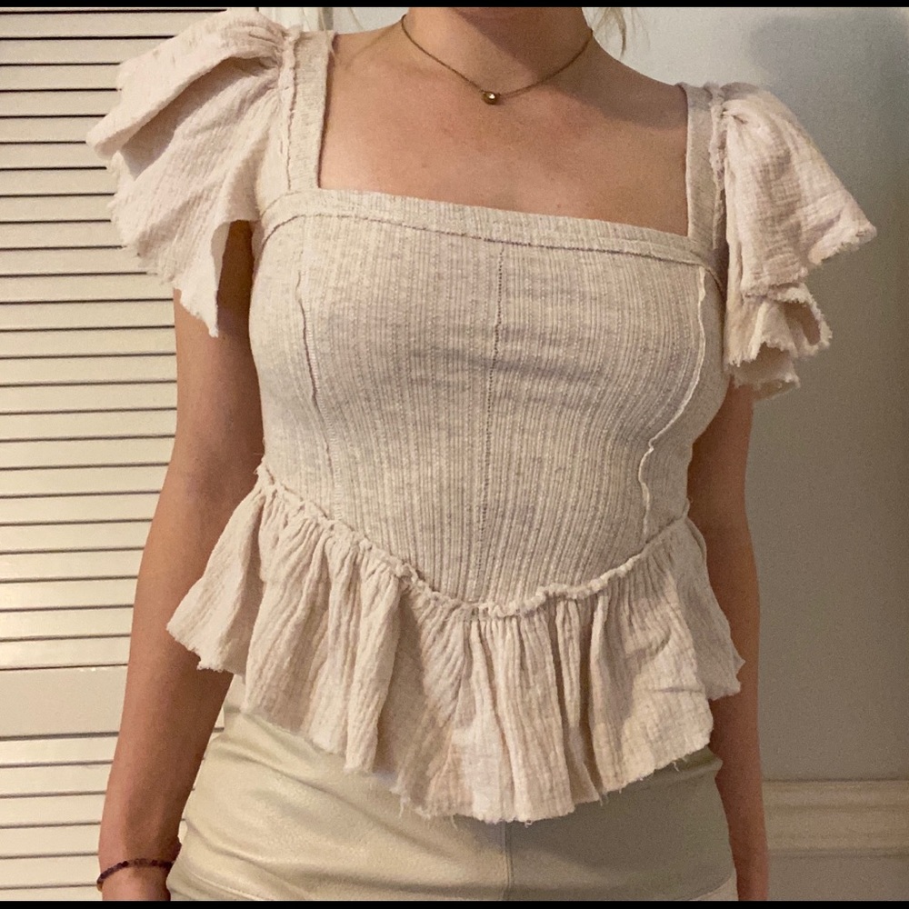 SO SO CUTE girls top. Perfect for any season!